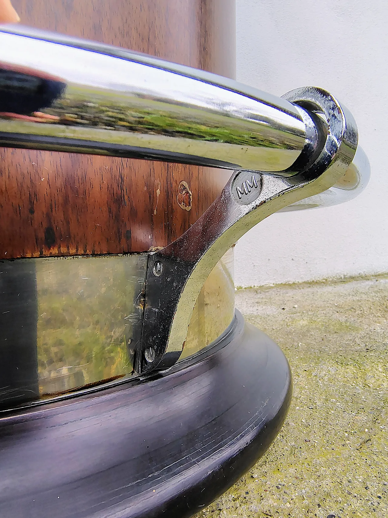 Mid-Century modern stool in leather, wood and chromed metal 7