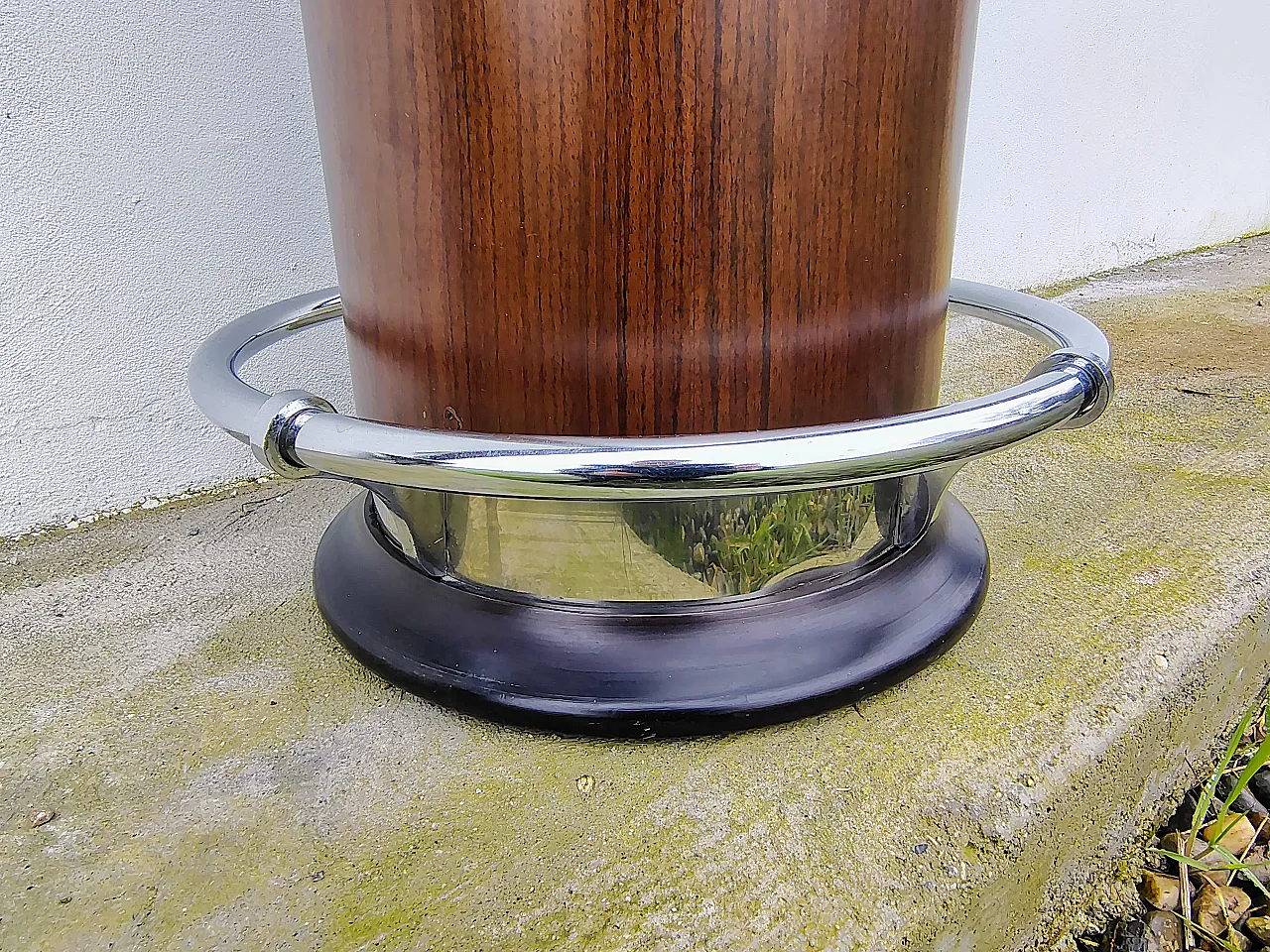 Mid-Century modern stool in leather, wood and chromed metal 8
