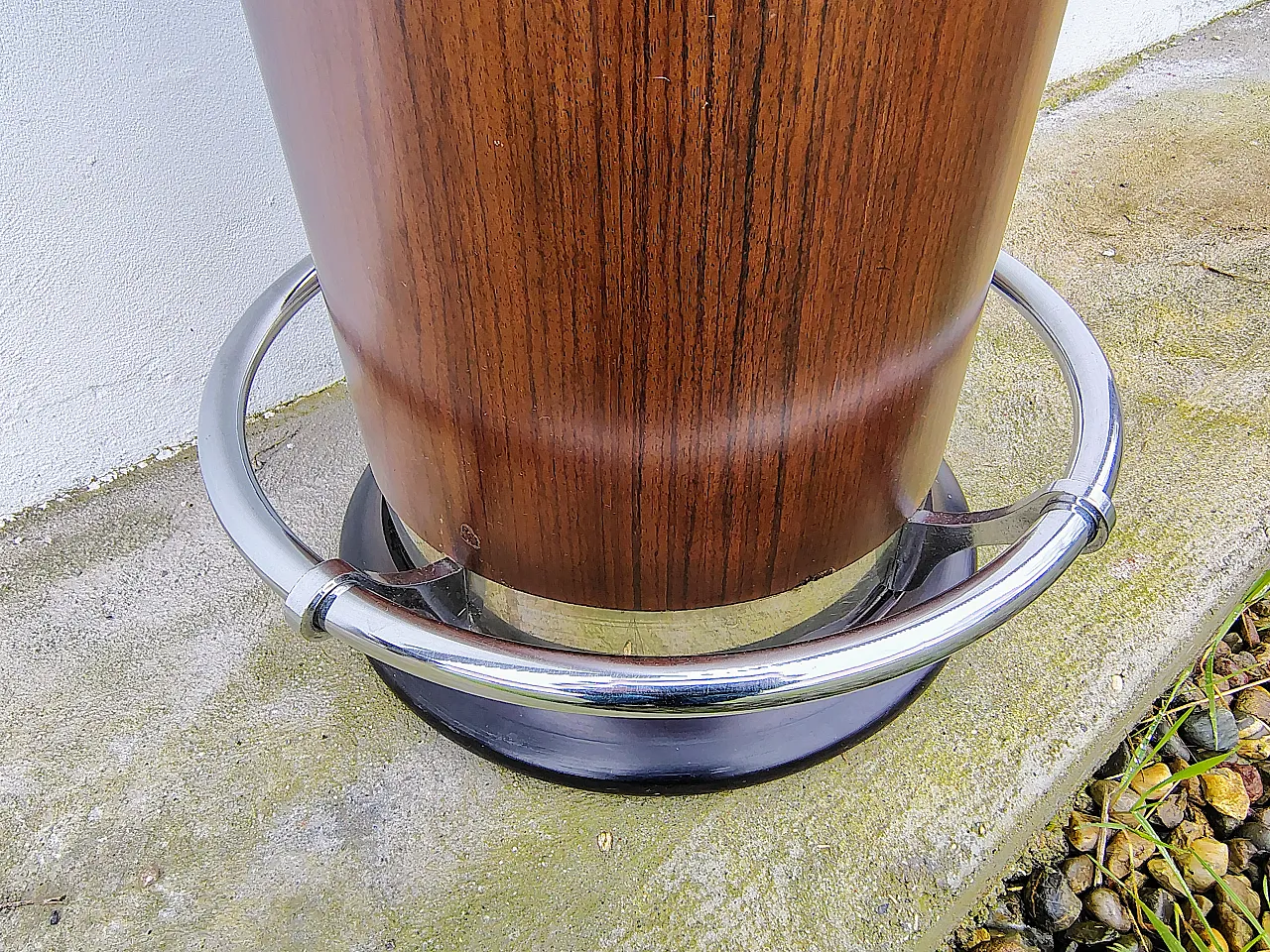 Mid-Century modern stool in leather, wood and chromed metal 10