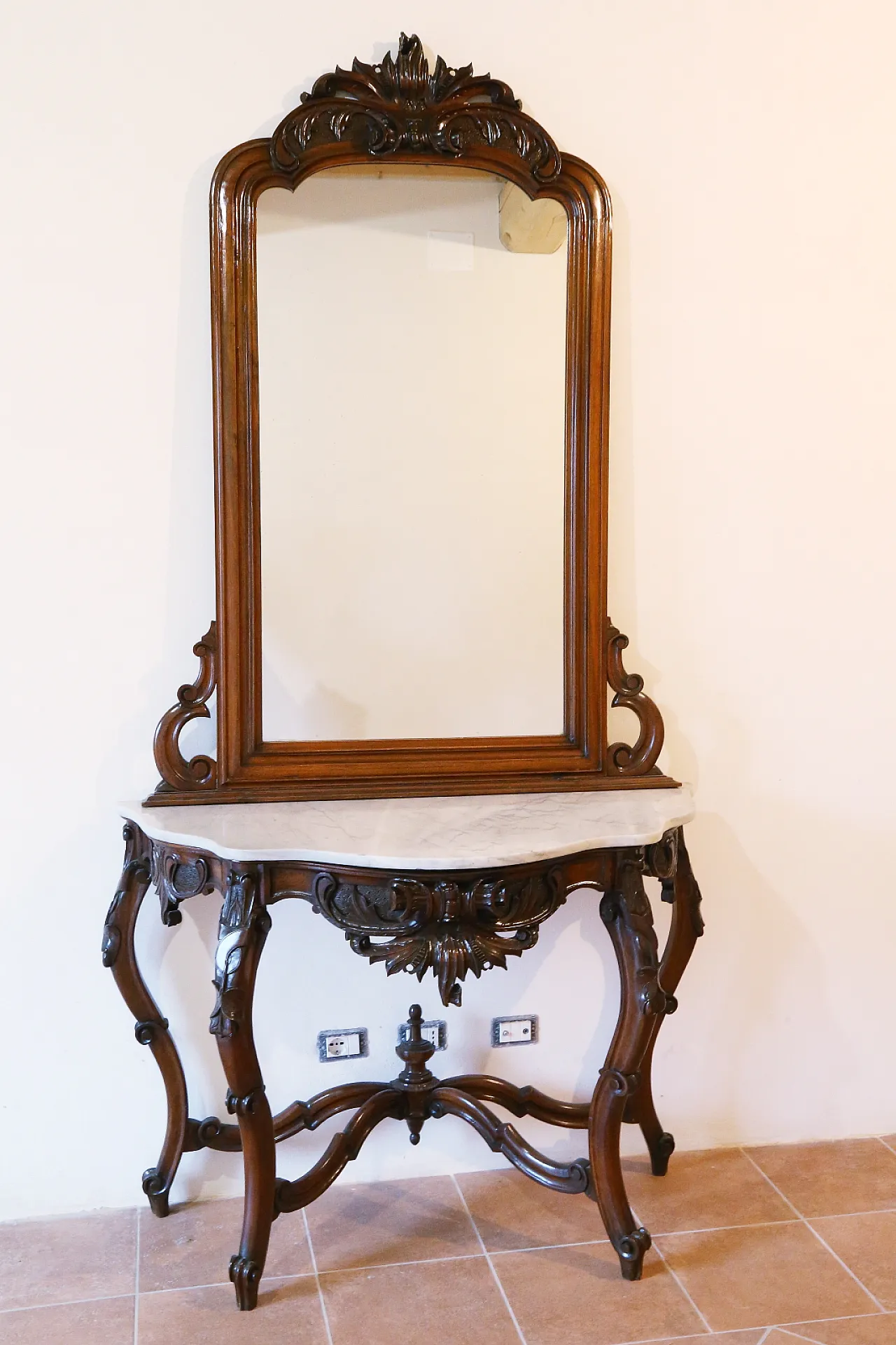 Umbertine console with mirror, walnut wood, Carrara marble, 19th c. 1