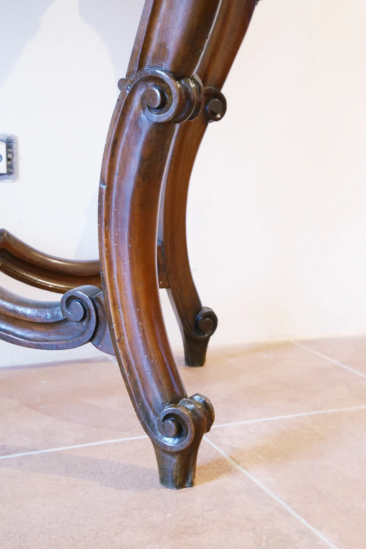 Umbertine console with mirror, walnut wood, Carrara marble, 19th c. 7