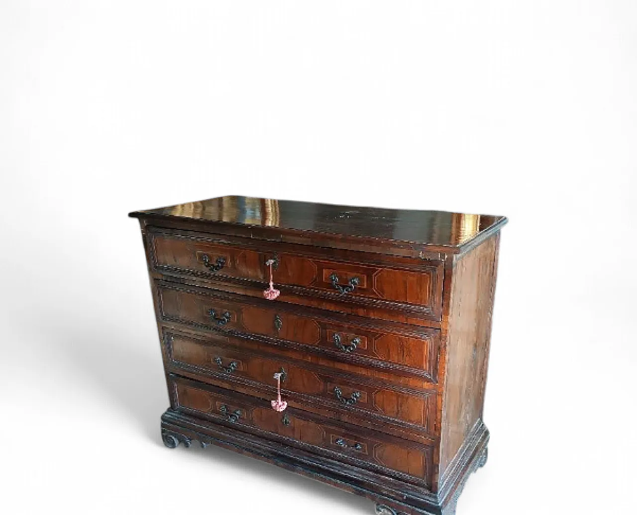 Cassettone in listra e massello di noce con intarsi geometrici, '600 15