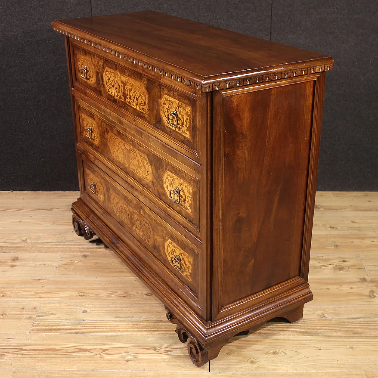 Cassettone intarsiato, '900 5