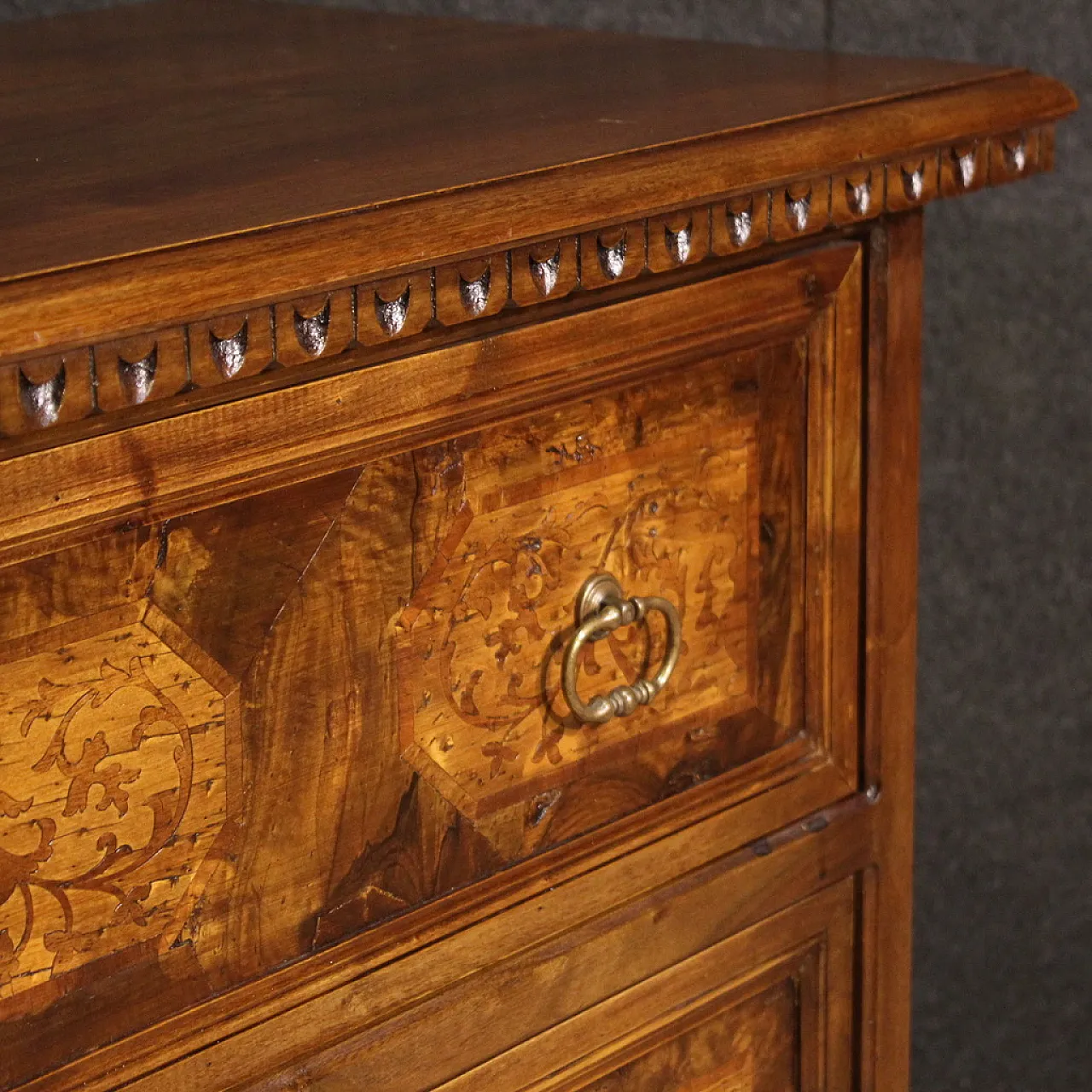 Cassettone intarsiato, '900 11