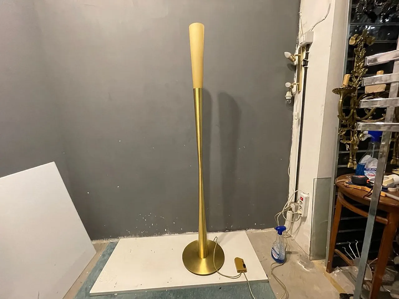 Flûte floor lamp in satin brass, 1980s 1