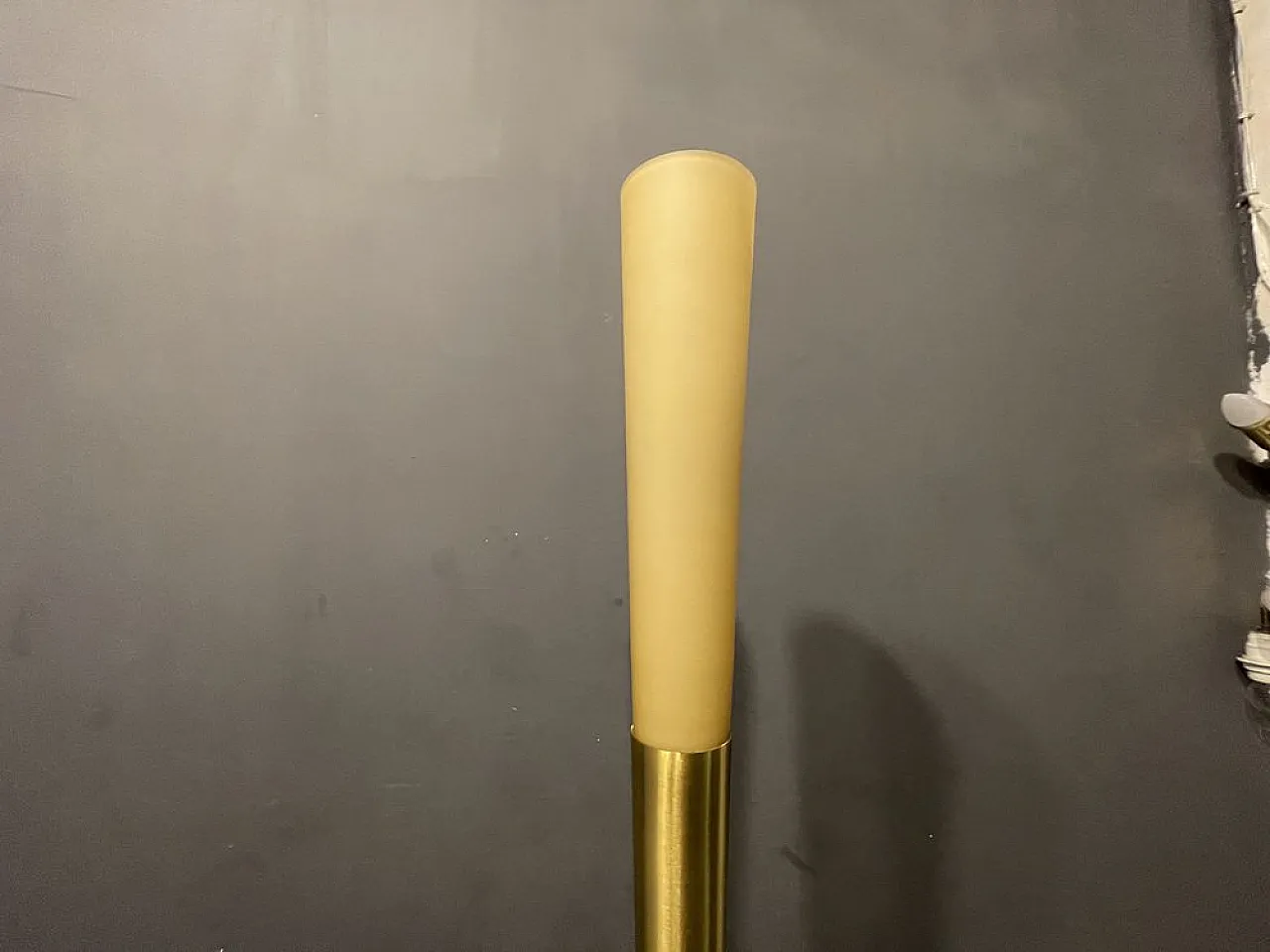 Flûte floor lamp in satin brass, 1980s 7