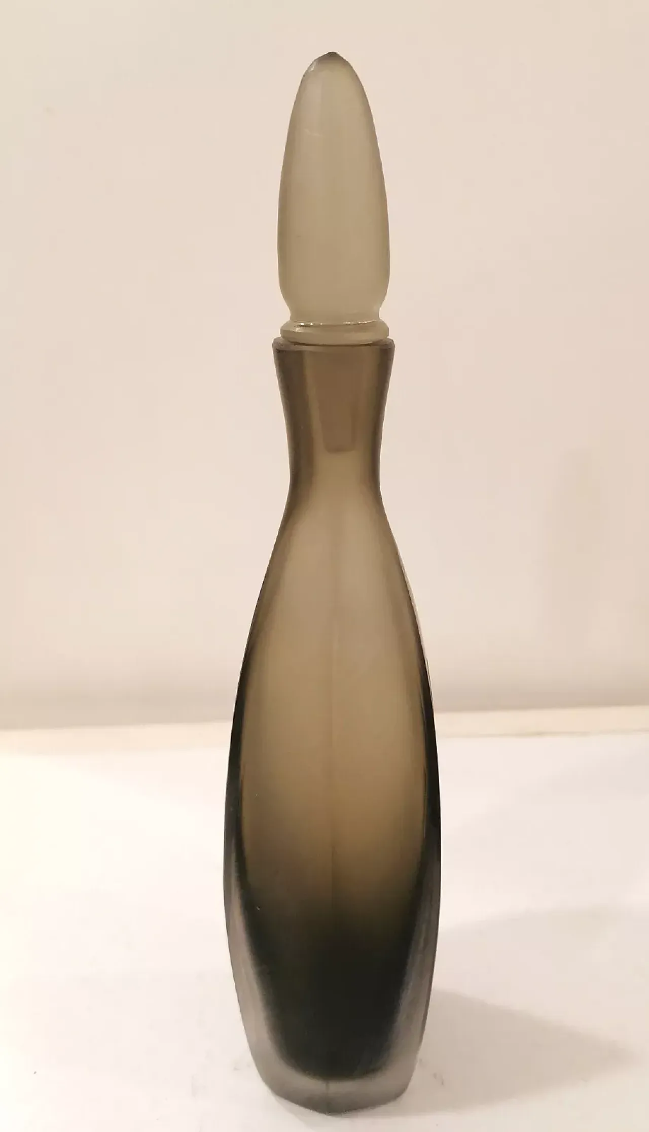 Venini bottle from the Velati collection grey with cap, 1992 2