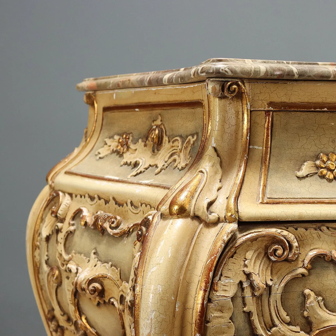 Cassettone in stile rococò a gambe alte, metà '900 3