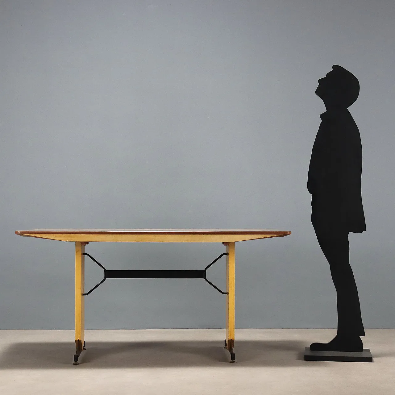 Tavolo da pranzo in laminato, metallo smaltato e ottone, '900 2