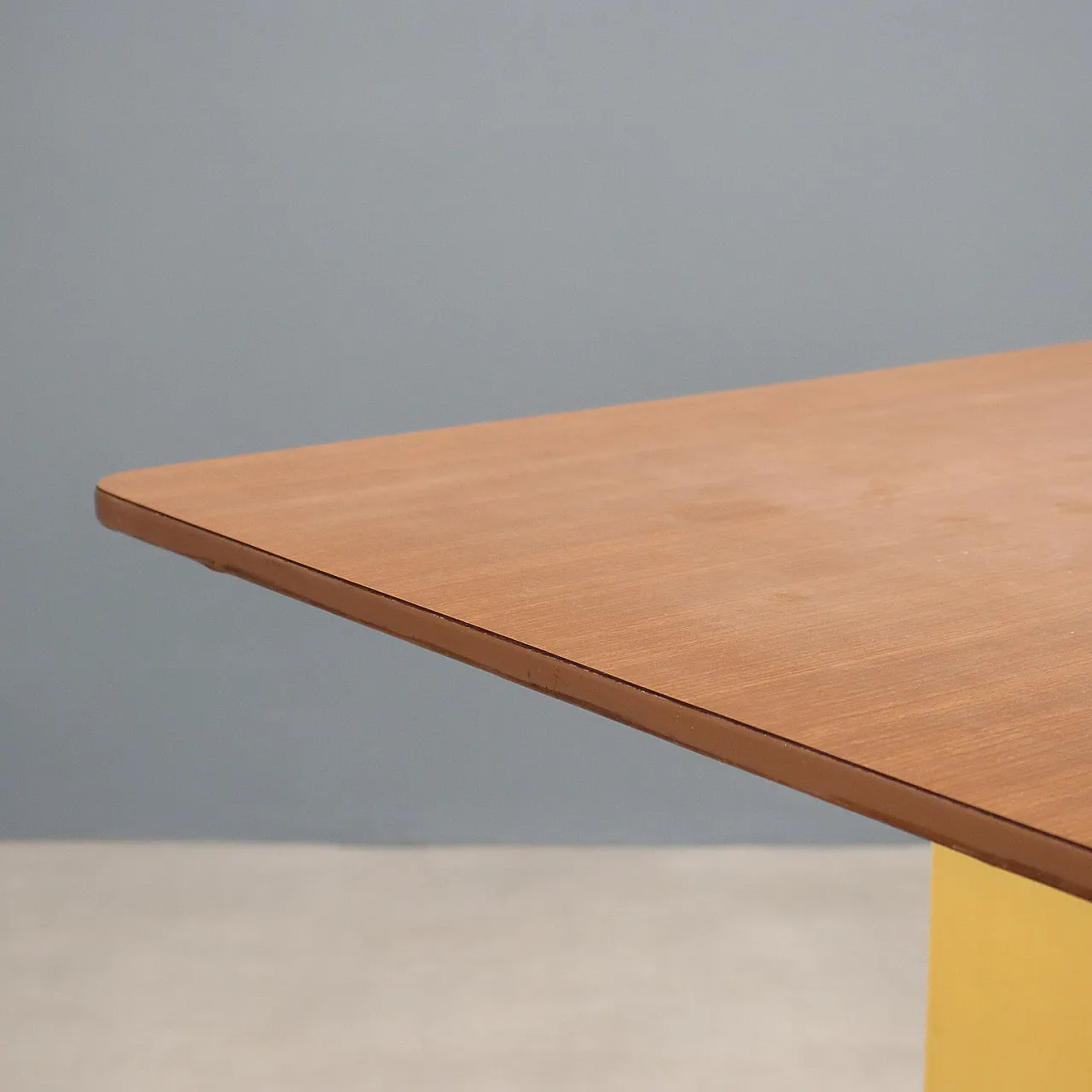 Tavolo da pranzo in laminato, metallo smaltato e ottone, '900 4