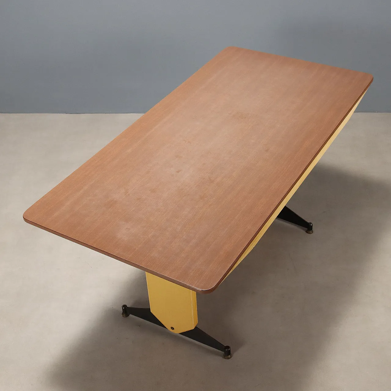 Tavolo da pranzo in laminato, metallo smaltato e ottone, '900 6