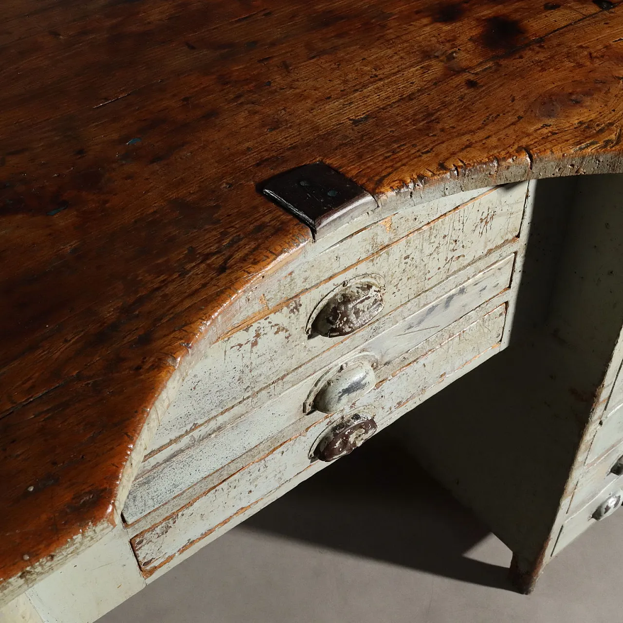 Banco da lavoro con quattro postazioni di lavoro, '900 4