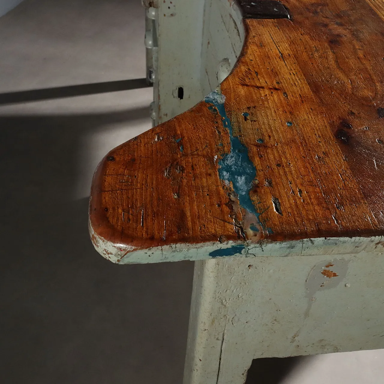 Banco da lavoro con quattro postazioni di lavoro, '900 10