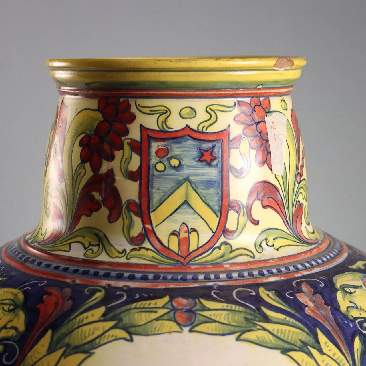 Vaso a ciotola in maiolica a lustro metallico, '900 4