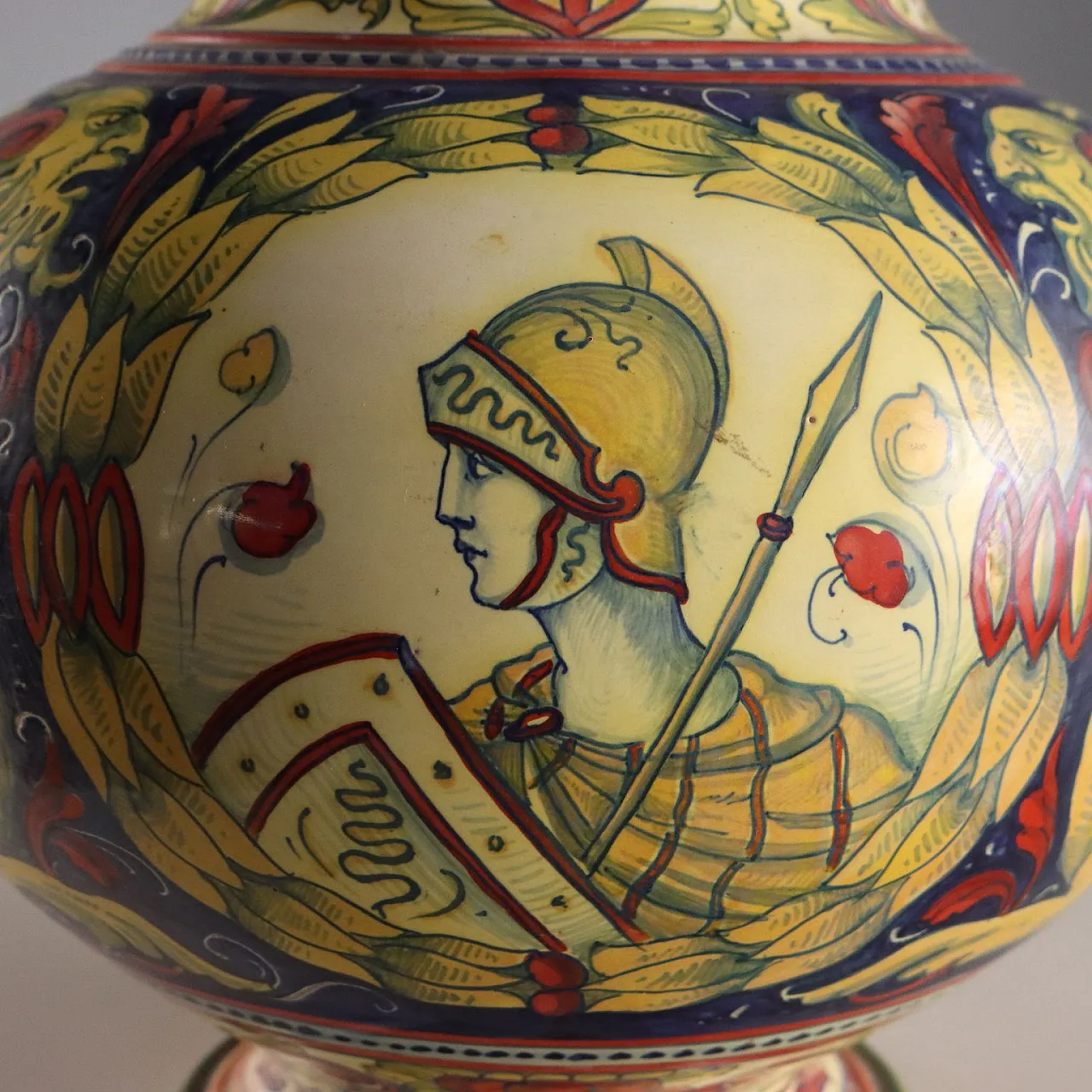 Vaso a ciotola in maiolica a lustro metallico, '900 9