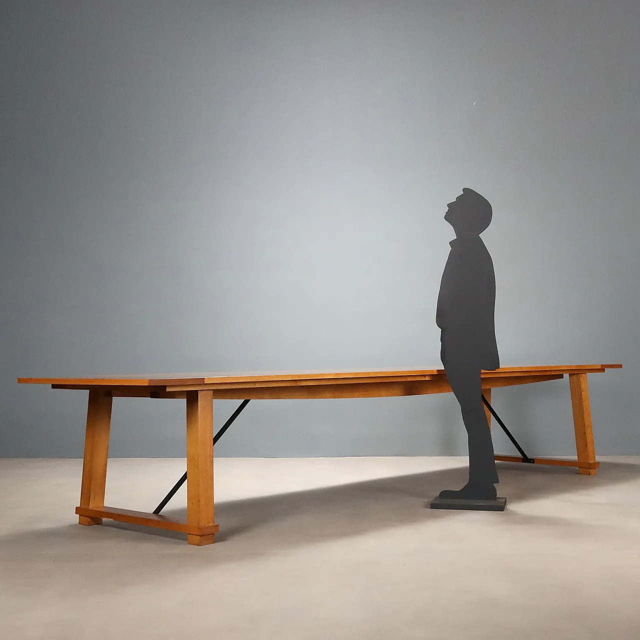 Tavolo in massello di rovere e metallo smaltato nero, '900 3