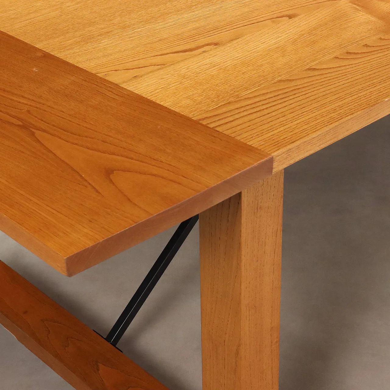 Tavolo in massello di rovere e metallo smaltato nero, '900 6