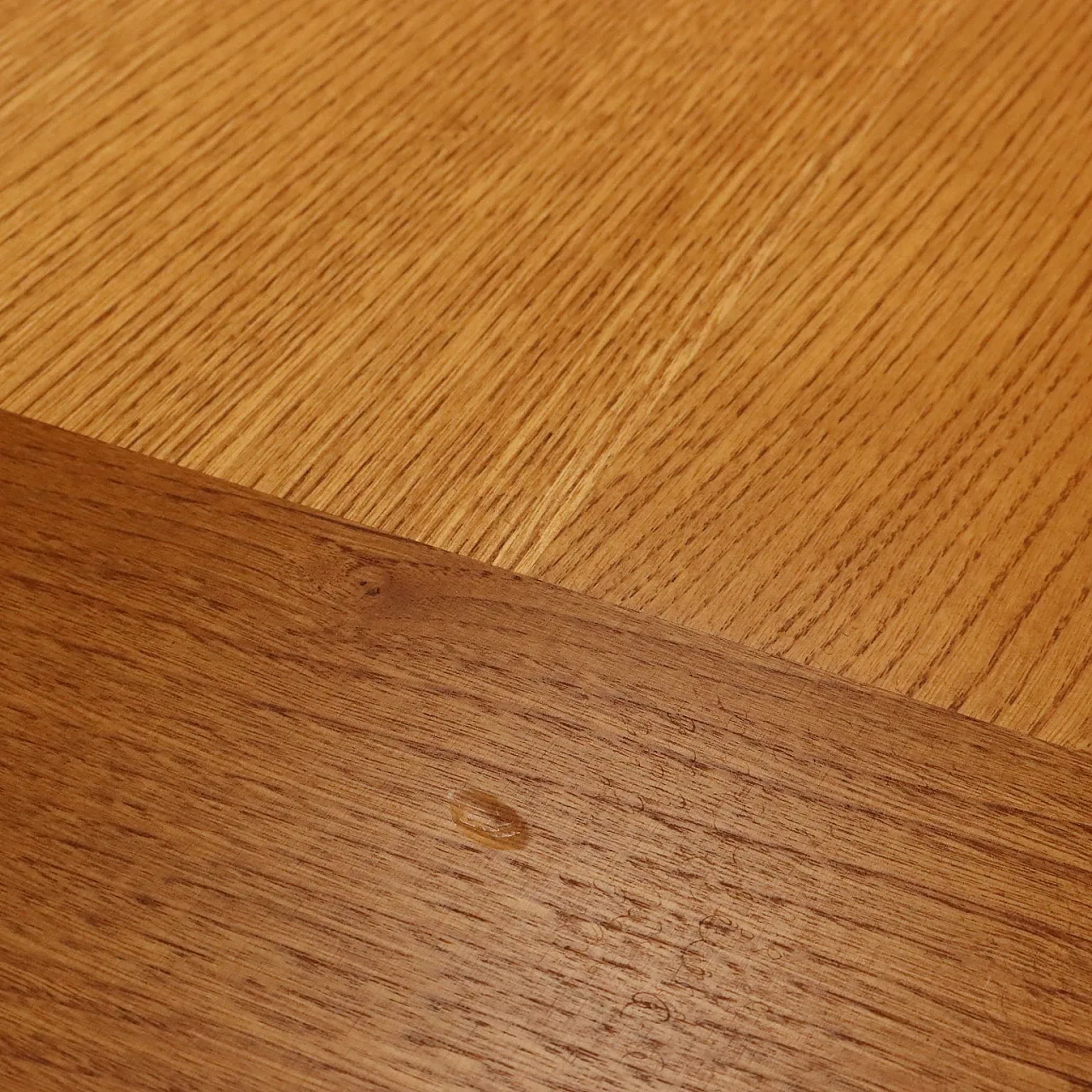 Tavolo in massello di rovere e metallo smaltato nero, '900 7