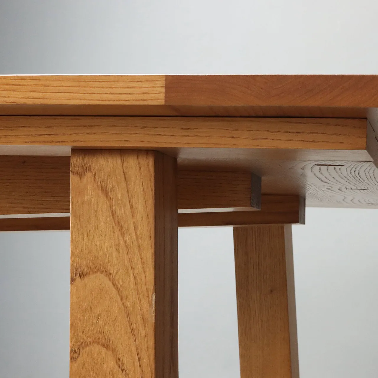 Tavolo in massello di rovere e metallo smaltato nero, '900 9