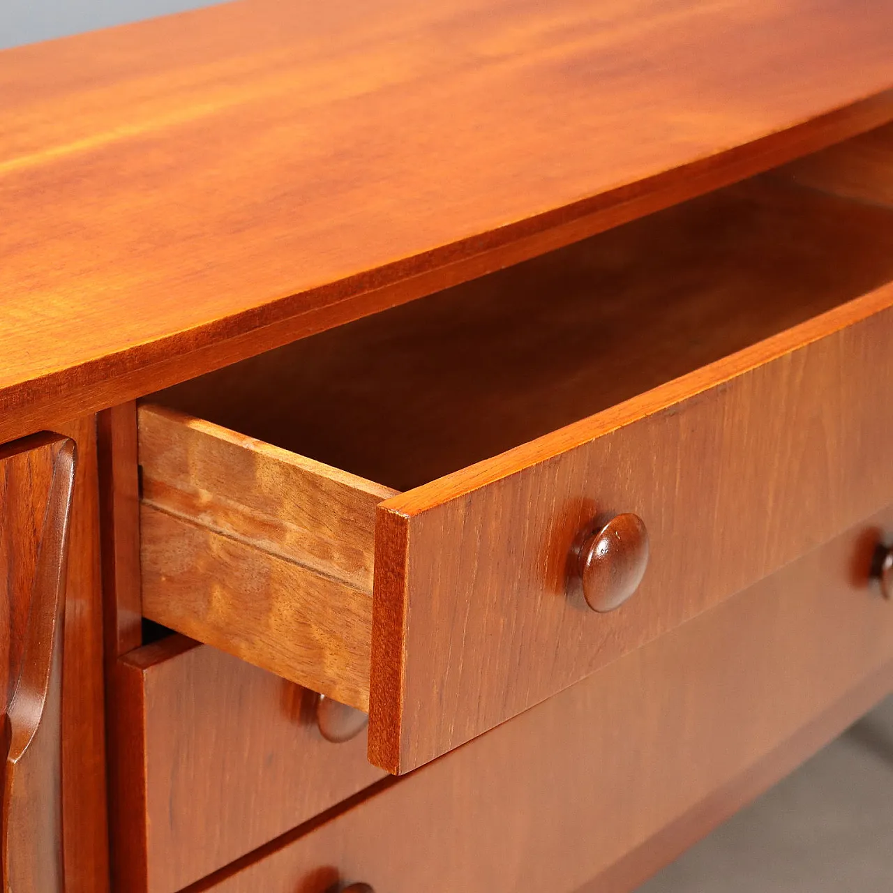 Credenza impiallacciata in teak, '900 7