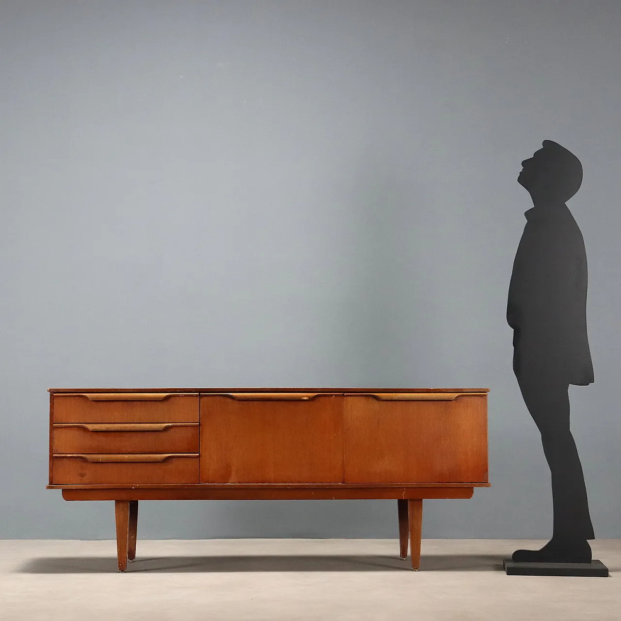 Credenza impiallacciata in teak con ante a ribalta e cassetti, '900 2