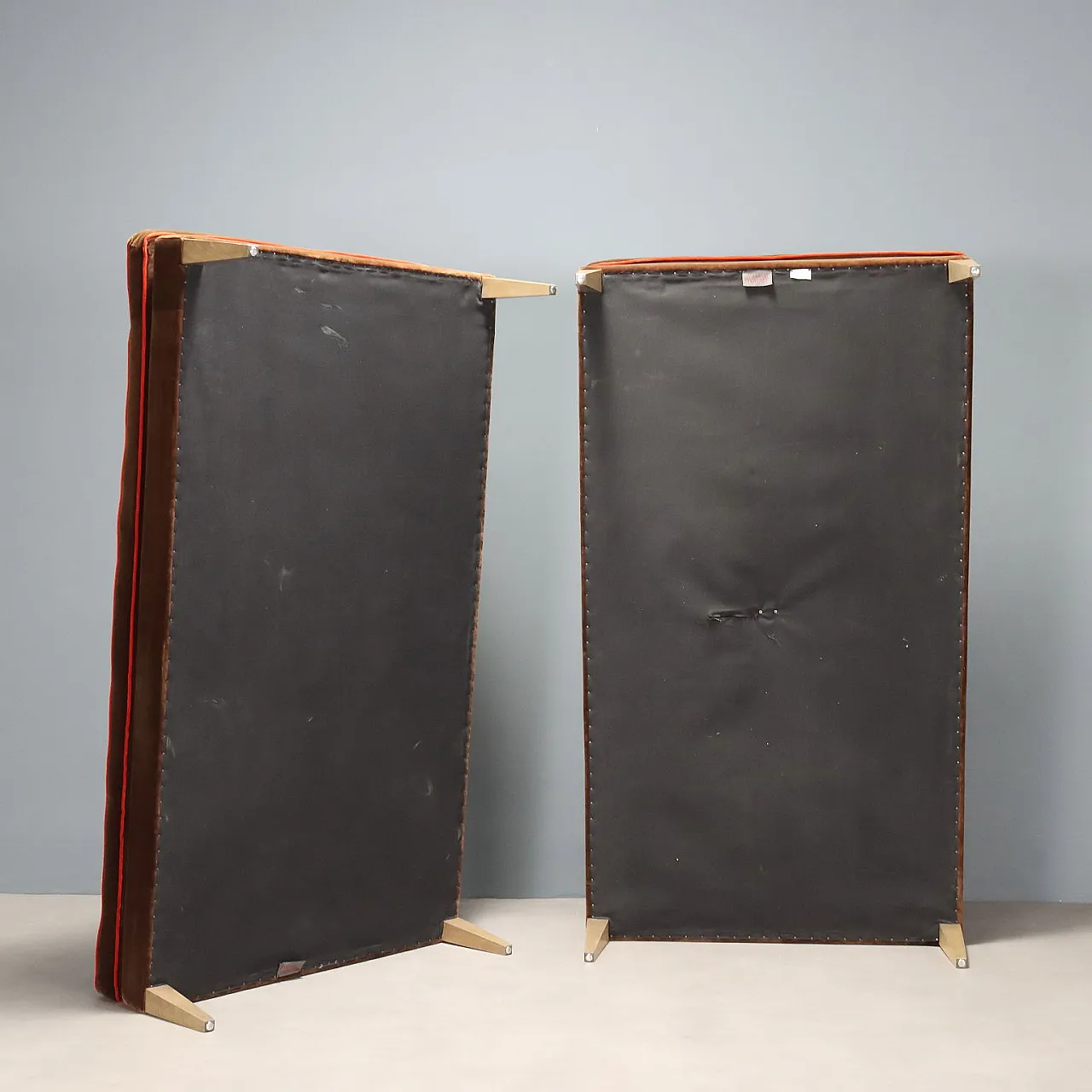 Pair of velvet, tufted and beech poufs by William Yeoward,20th century 8