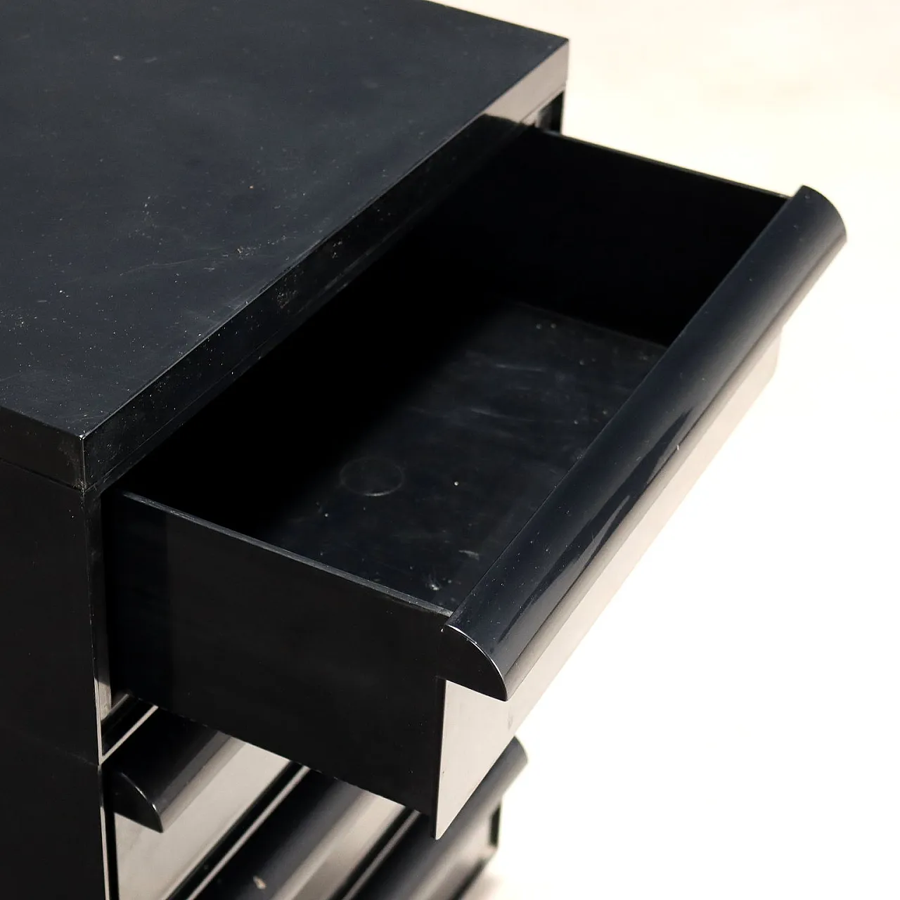 Chest of drawers, black plastic material, 20th century 4