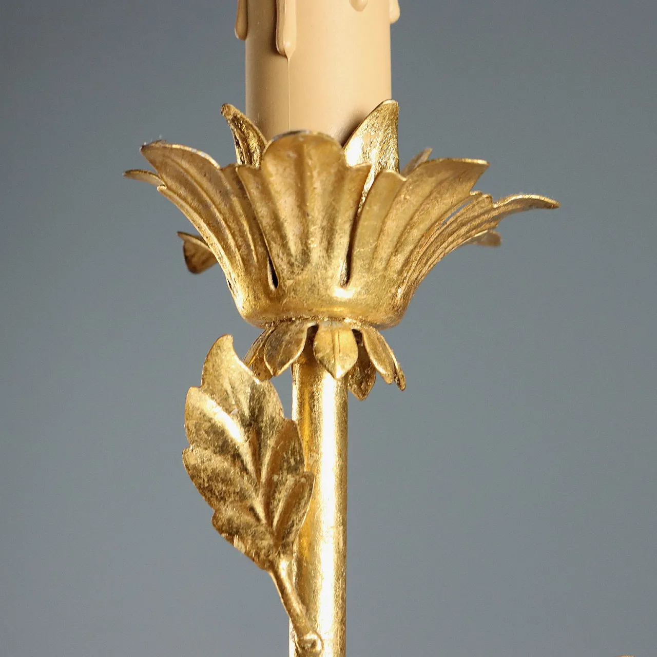 Pair of carved and gilded wooden candlesticks, 20th century 6