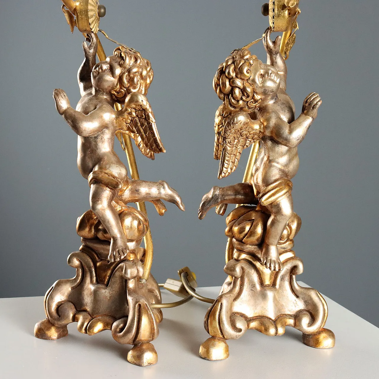 Pair of carved and gilded wooden candlesticks, 20th century 7
