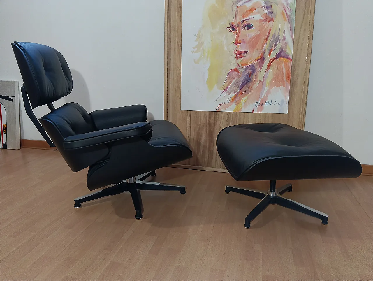 Poltrona e pouf in pelle di Charles & Ray Eames per Alivar, anni 2000 13