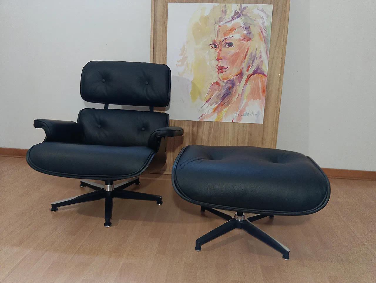 Poltrona e pouf in pelle di Charles & Ray Eames per Alivar, anni 2000 18