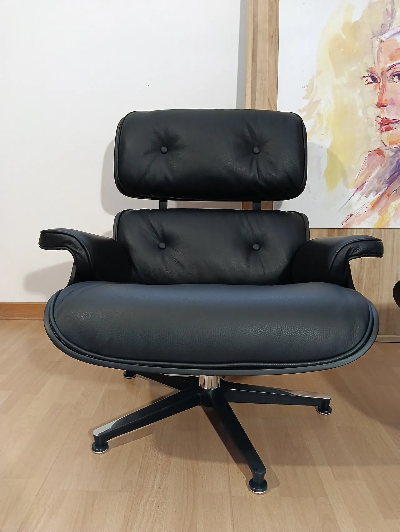 Poltrona e pouf in pelle di Charles & Ray Eames per Alivar, anni 2000 66