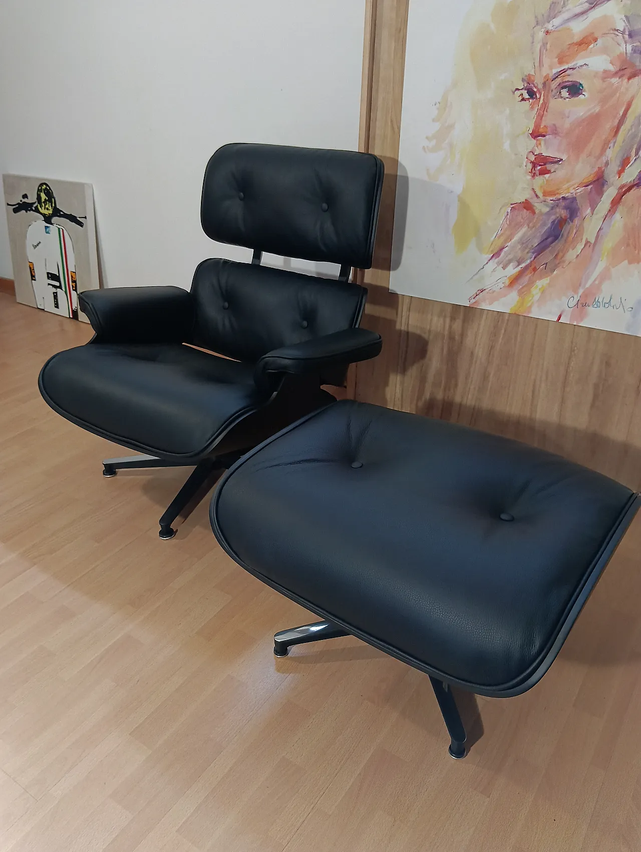 Poltrona e pouf in pelle di Charles & Ray Eames per Alivar, anni 2000 68