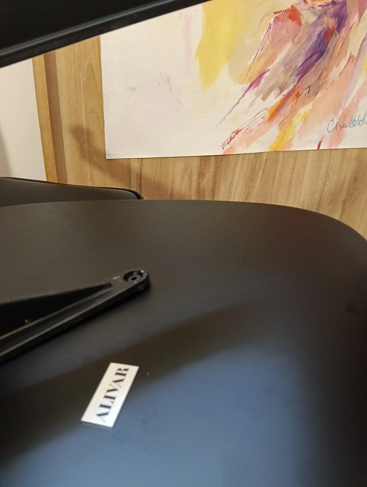 Poltrona e pouf in pelle di Charles & Ray Eames per Alivar, anni 2000 84