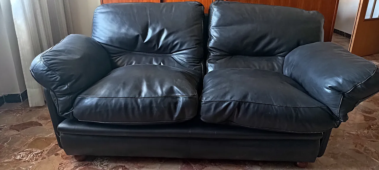 Coppia di divani 2 posti e una poltrona mod. Poppy Poltrona Frau, 1970 9