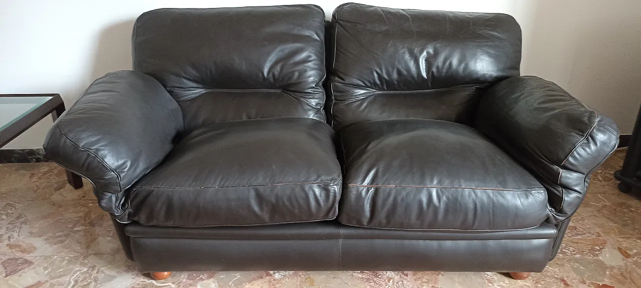 Coppia di divani 2 posti e una poltrona mod. Poppy Poltrona Frau, 1970 11