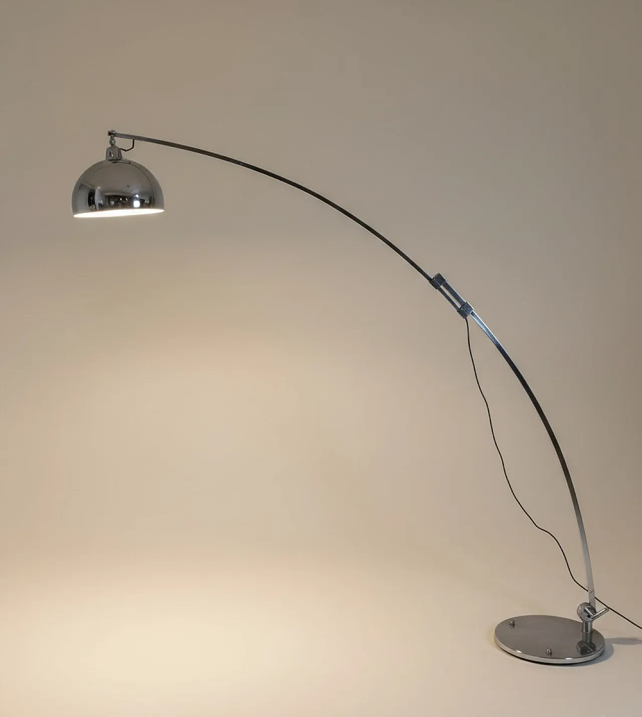 Steel chromed adjustable arc floor lamp Italian design 70s 8