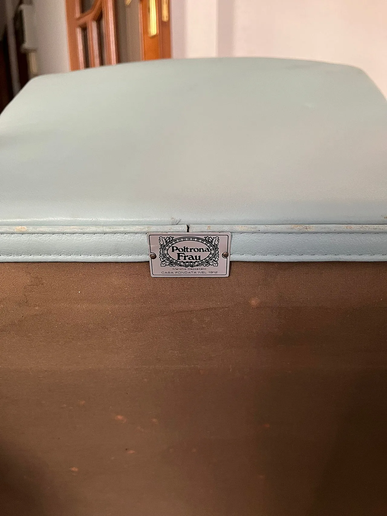 6 Executive Armchairs THF 96 by Poltrona Frau light blue leather, 90s 5