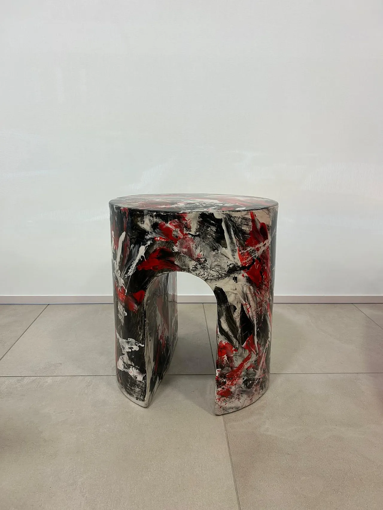 Tavolino dell'artista Silvio Formichetti, anni 2000 2