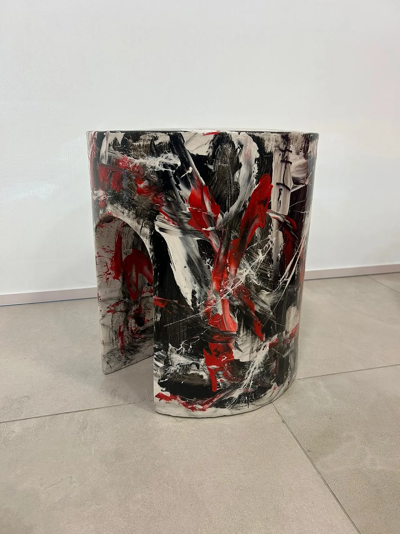 Tavolino dell'artista Silvio Formichetti, anni 2000 5