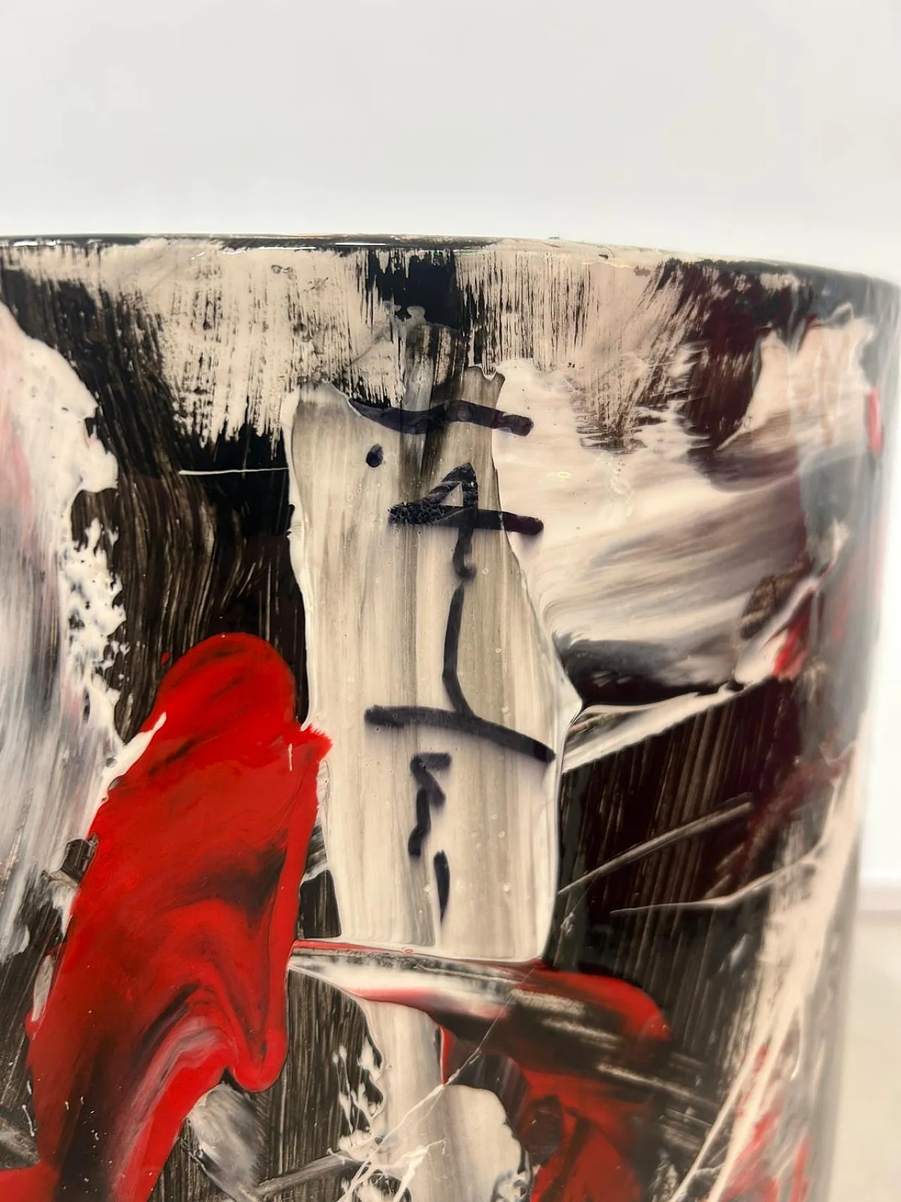 Tavolino dell'artista Silvio Formichetti, anni 2000 8