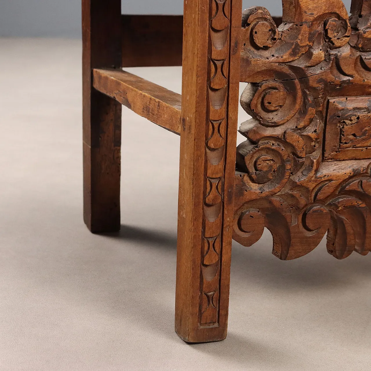 Sedia barocca in noce, '600 7