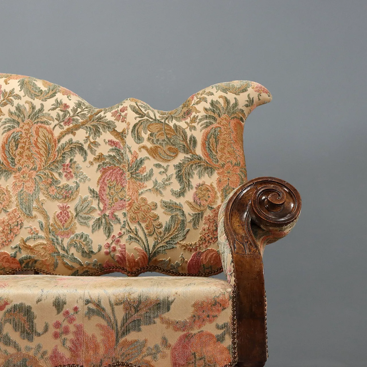Divano barocco in noce e tessuto ricamato, fine '700 6