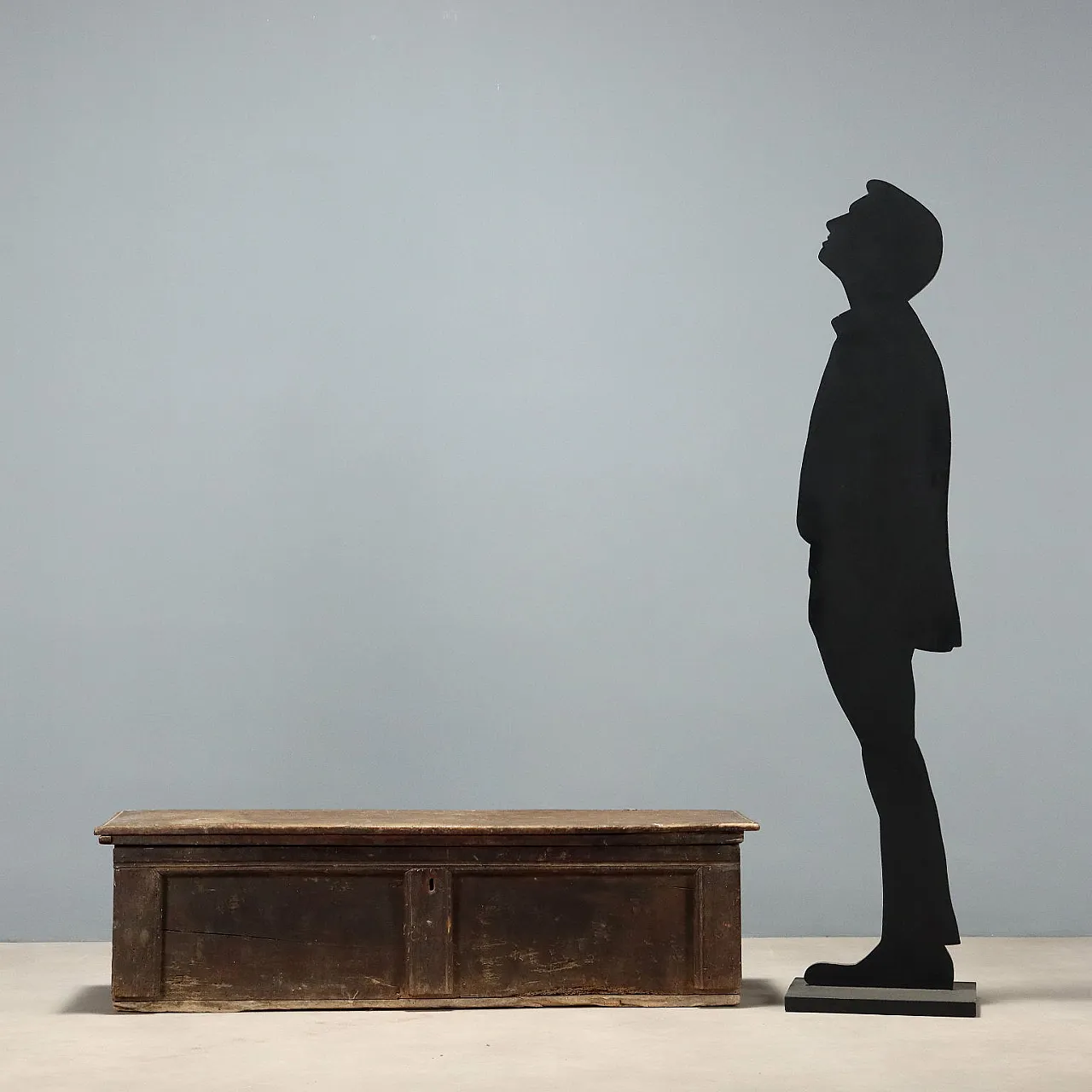 Walnut chest, 17th century 2