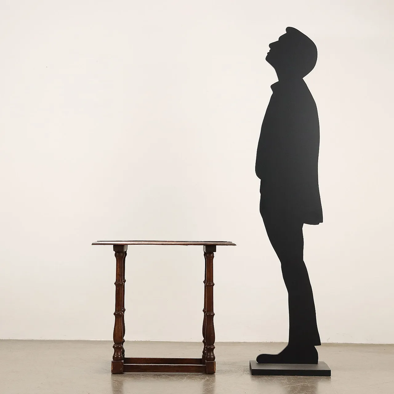 Tavolino in noce, metà '700 2