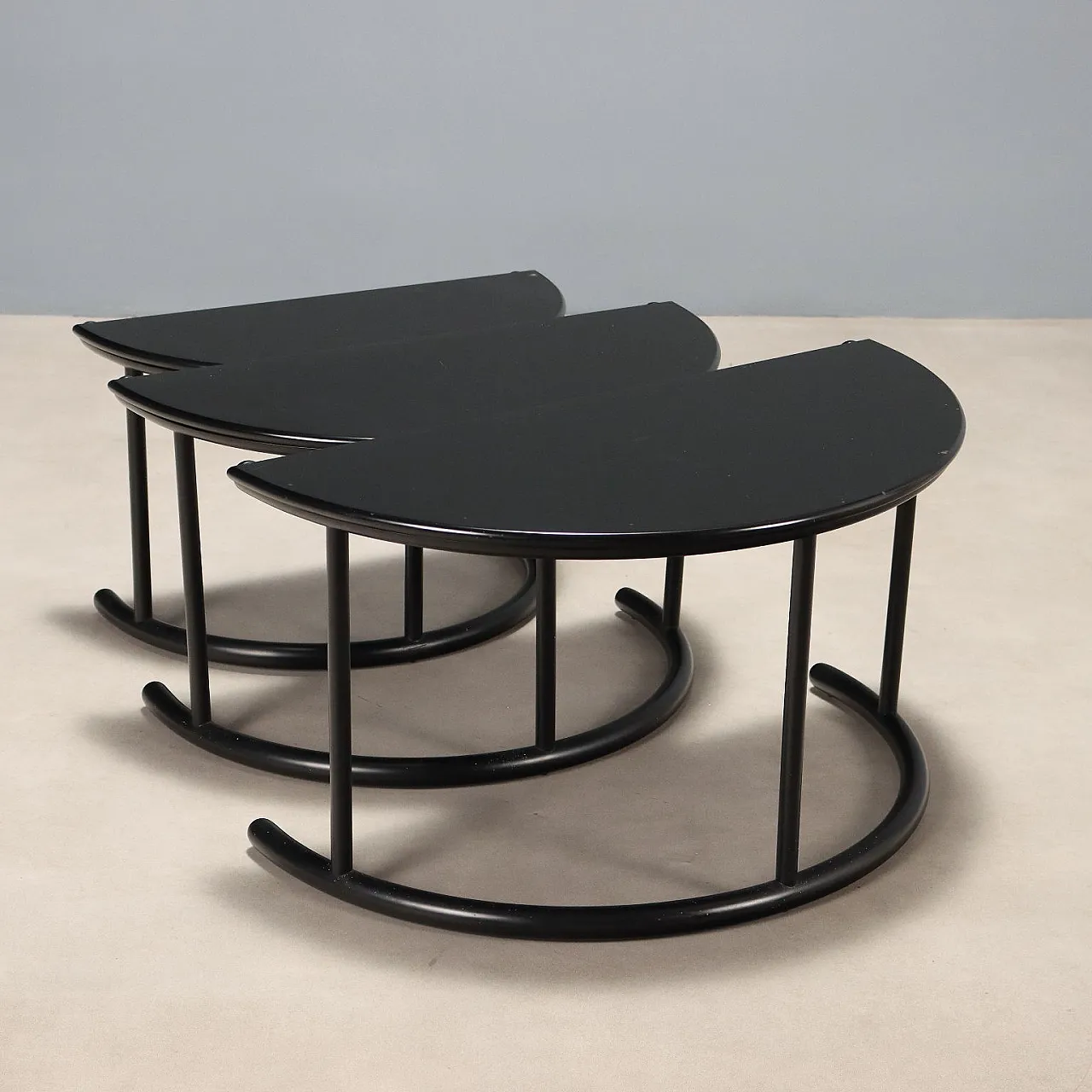 3 Lacquered wooden coffee tables, 20th century 4