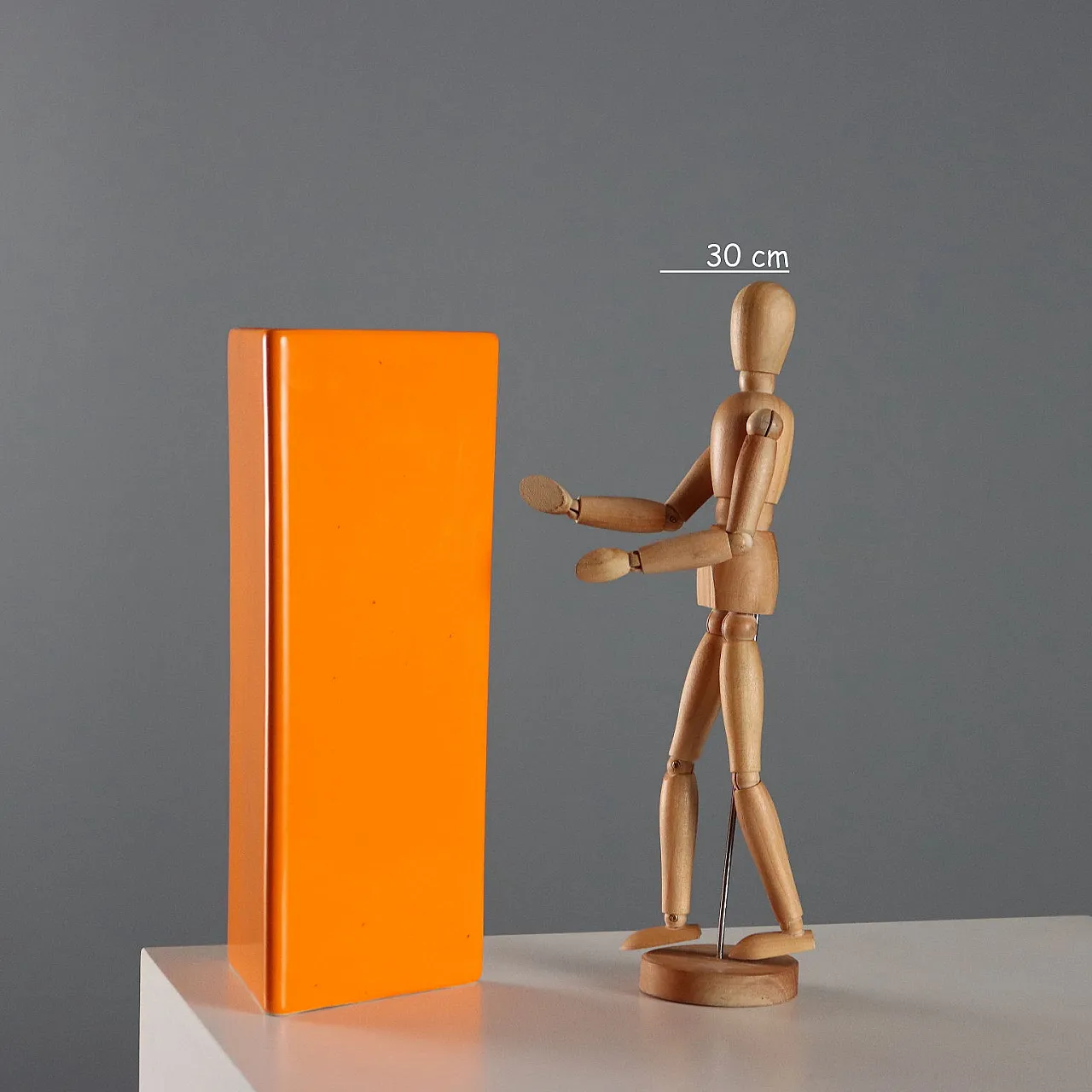 Vaso triangolare in ceramica arancione di Gabbianelli, '900 2