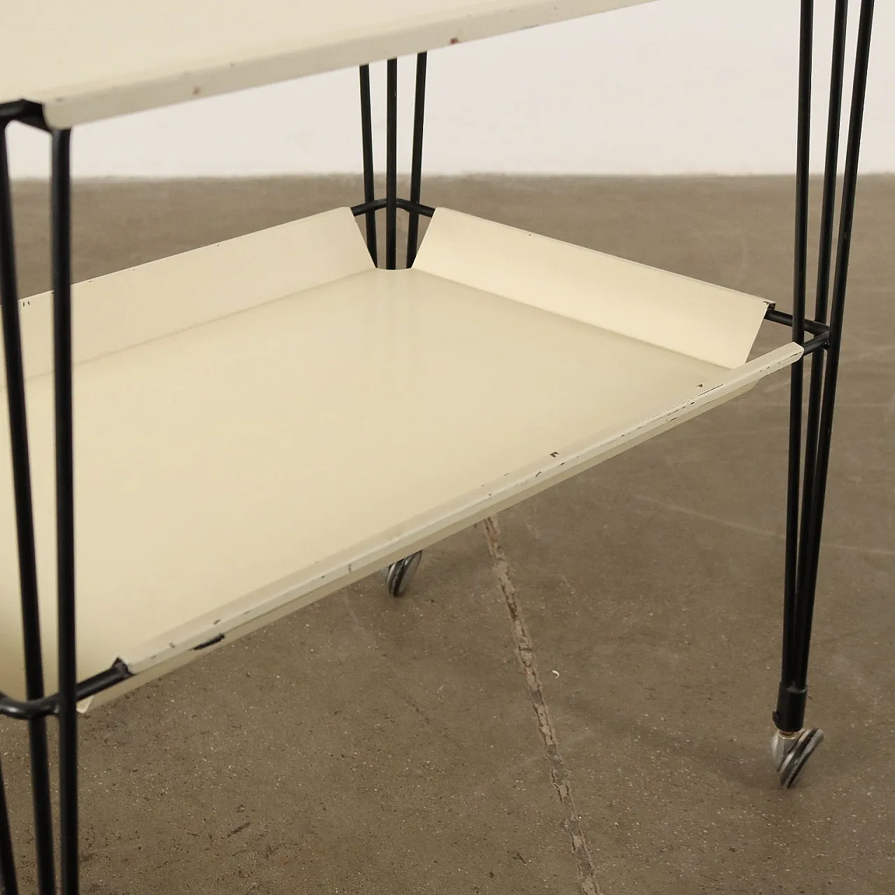 Carrello da servizio in metallo, anni '60 6