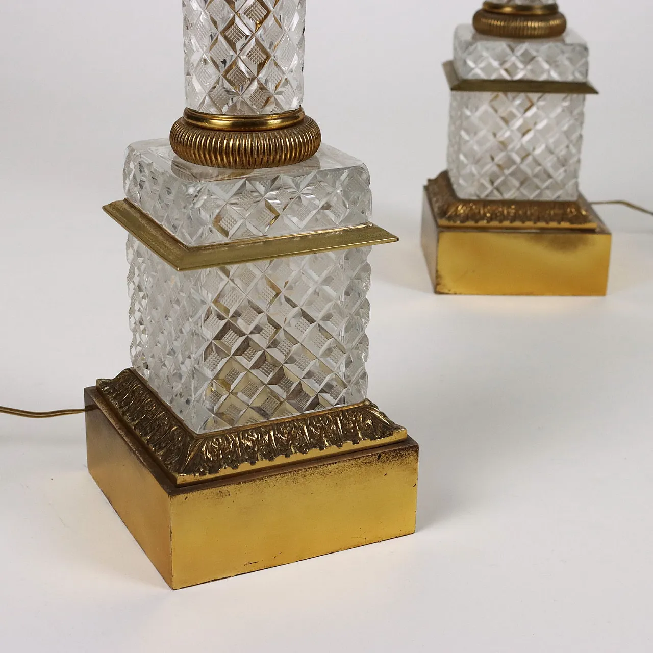 Pair of beveled crystal and bronze lamps with fabric shades 7