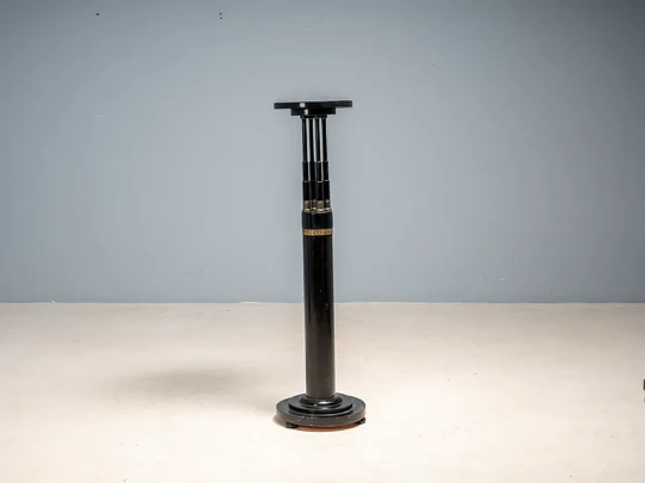 Black lacquered pedestal with brass details, 20th century 2